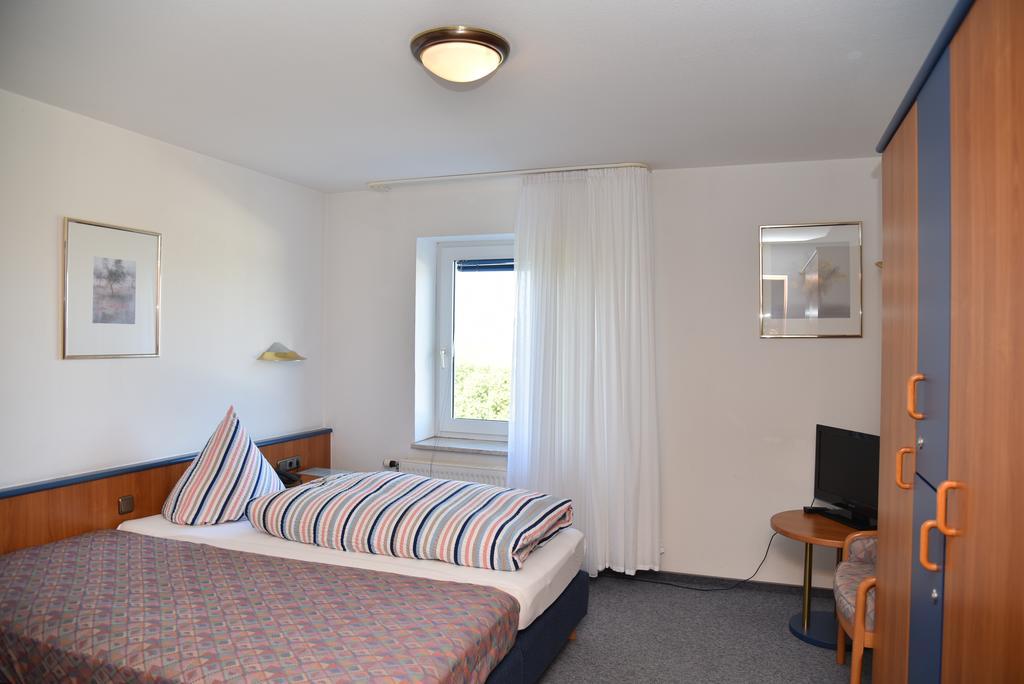 Hotel An Der Alten Porzelline 노이하우스암렌웨그 객실 사진