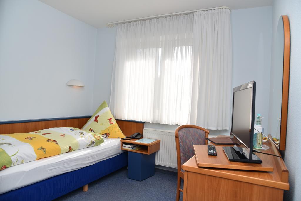 Hotel An Der Alten Porzelline 노이하우스암렌웨그 객실 사진
