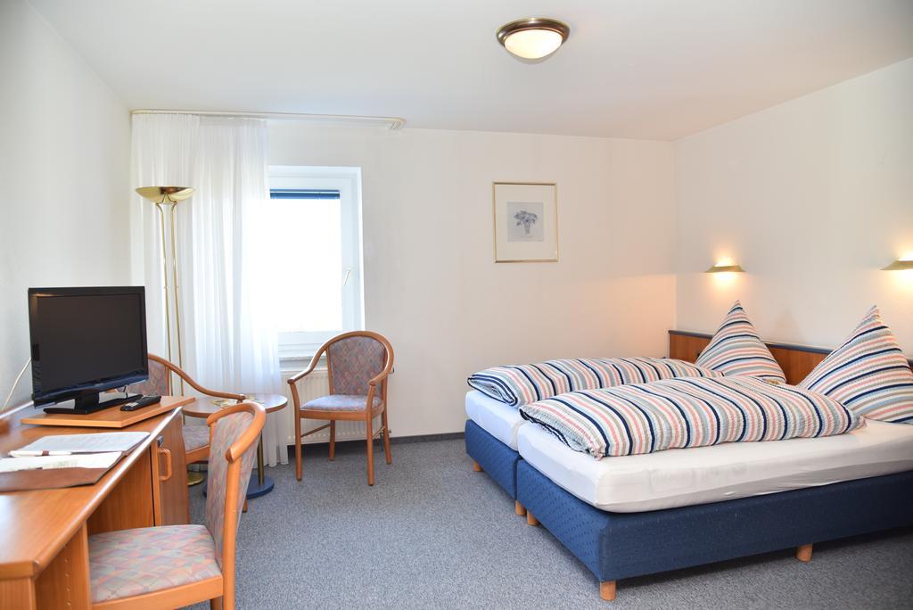 Hotel An Der Alten Porzelline 노이하우스암렌웨그 객실 사진